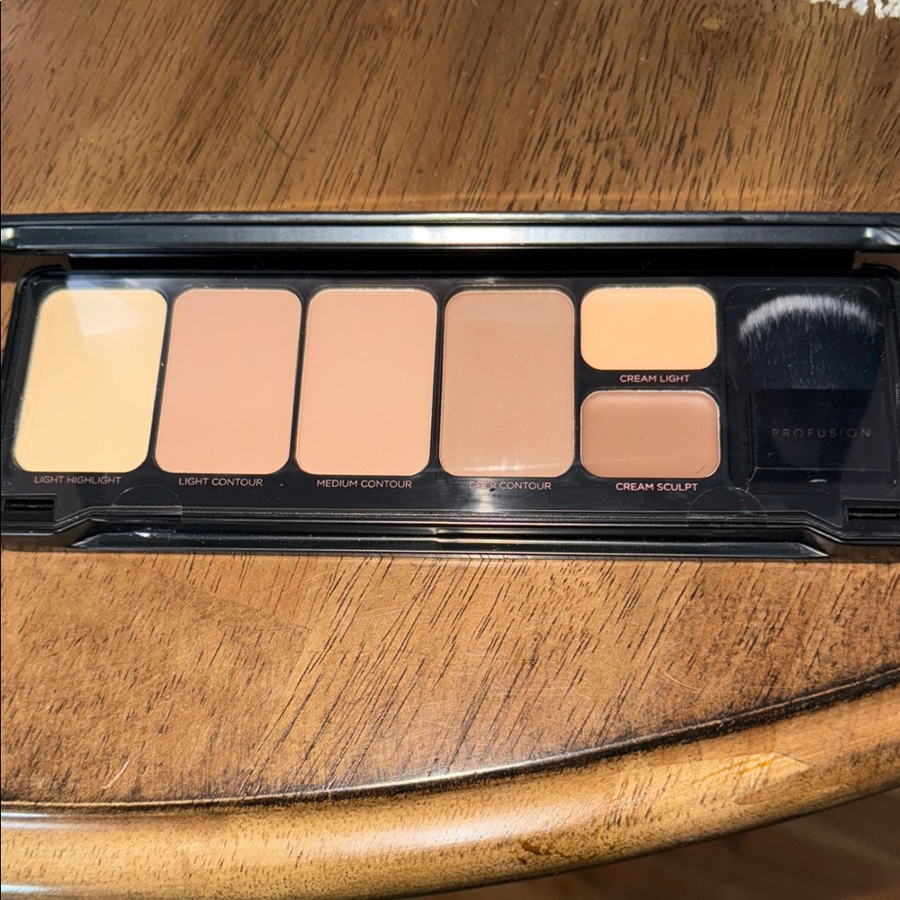 Profusion Cosmetics Contour Palette with Brush - Cream and Tan Shades